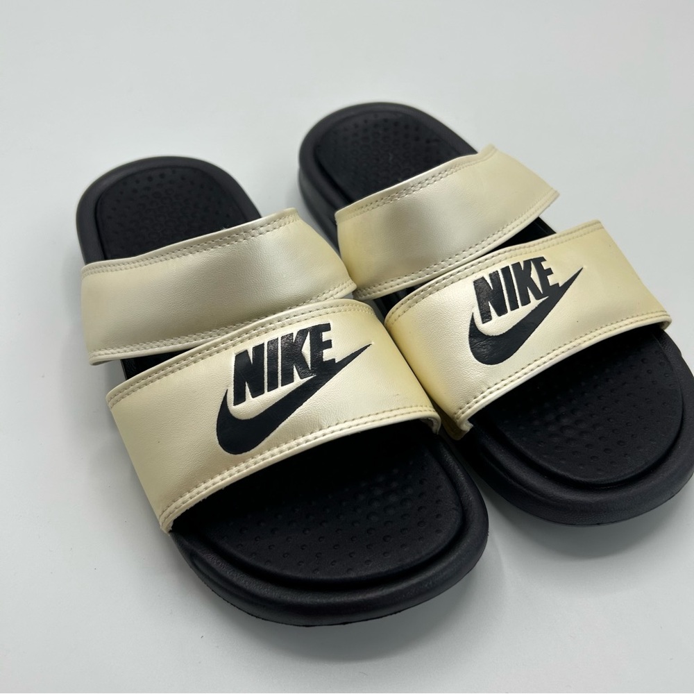 Nike Benassi Duo Ultra Slides Size 5